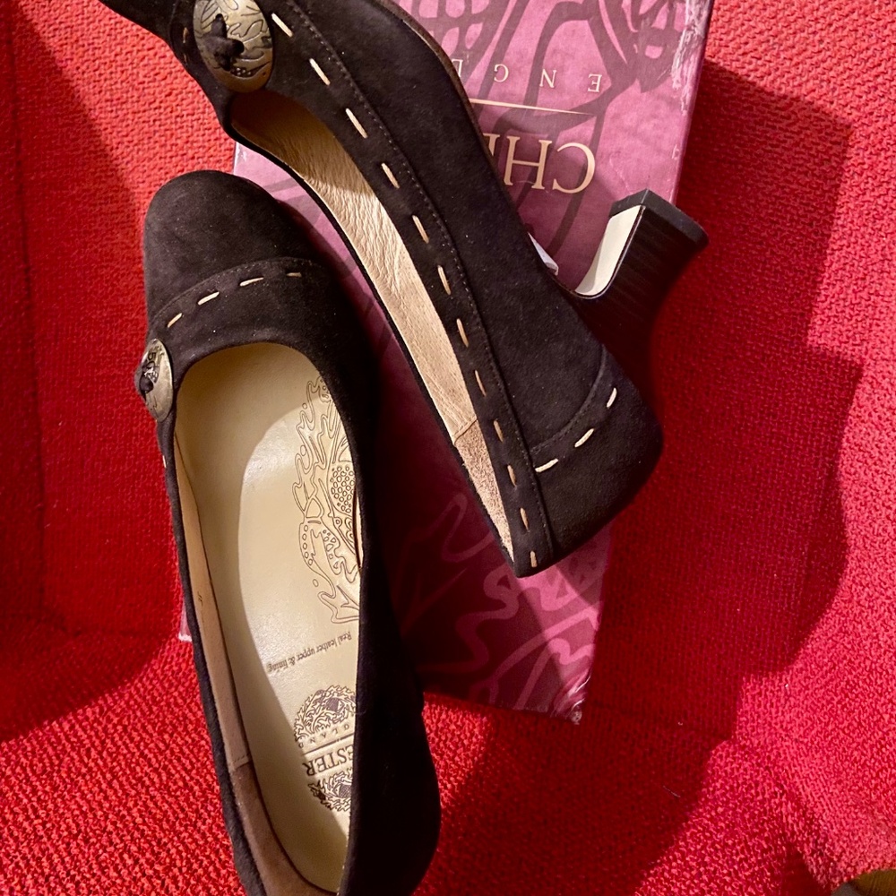 CHESTER Made in England
Retro Style Suede shoes Never worn